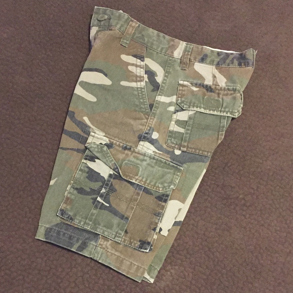 Boys Old Navy size 10 camo cargo shorts